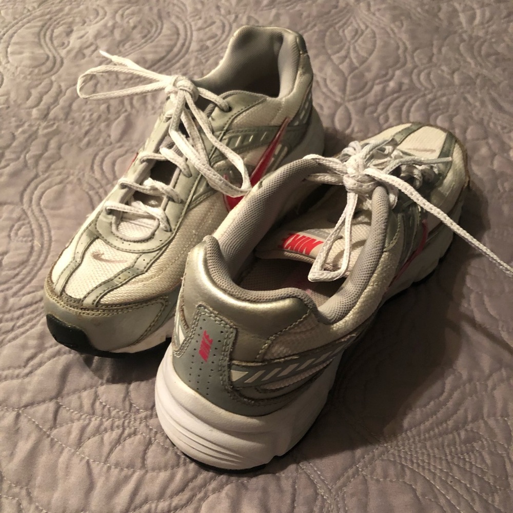 Women’s sport Nike tennis shoes